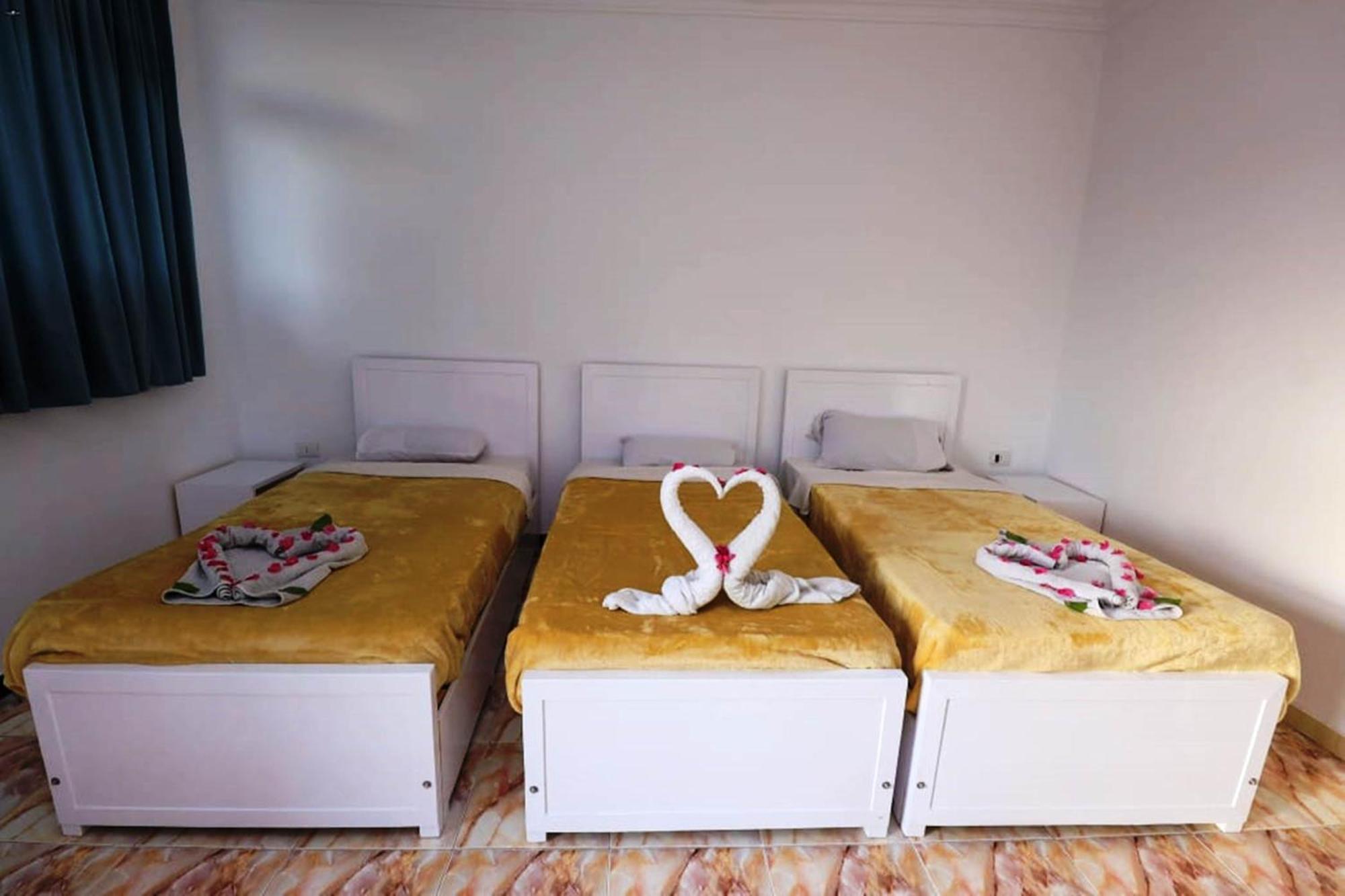 Luxor View Hostel Bagian luar foto