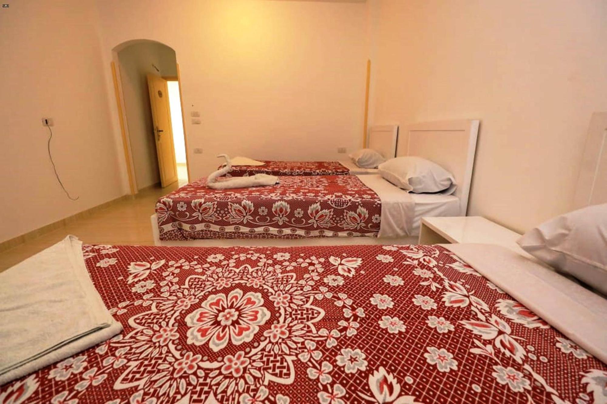 Luxor View Hostel Bagian luar foto