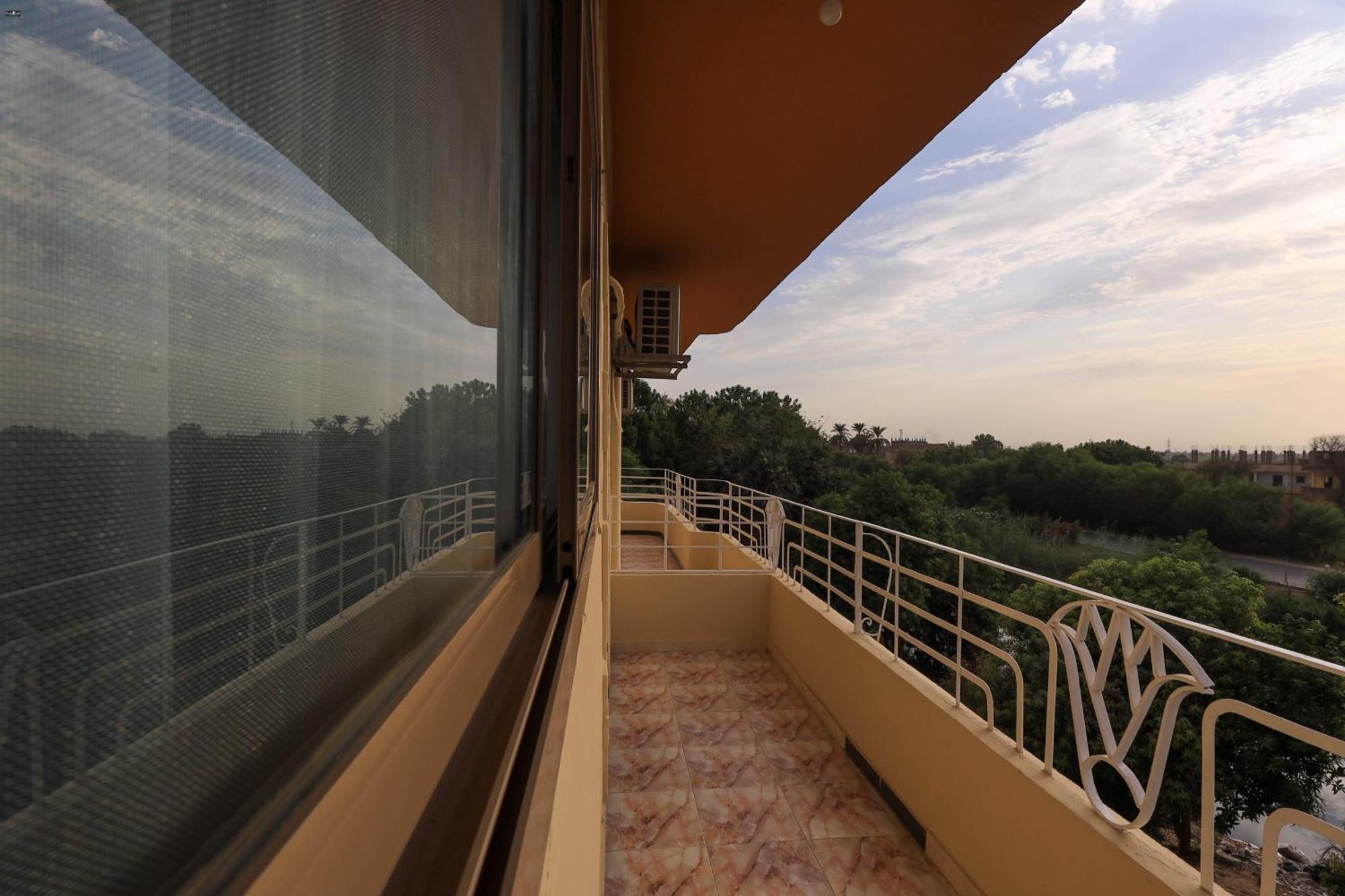 Luxor View Hostel Bagian luar foto