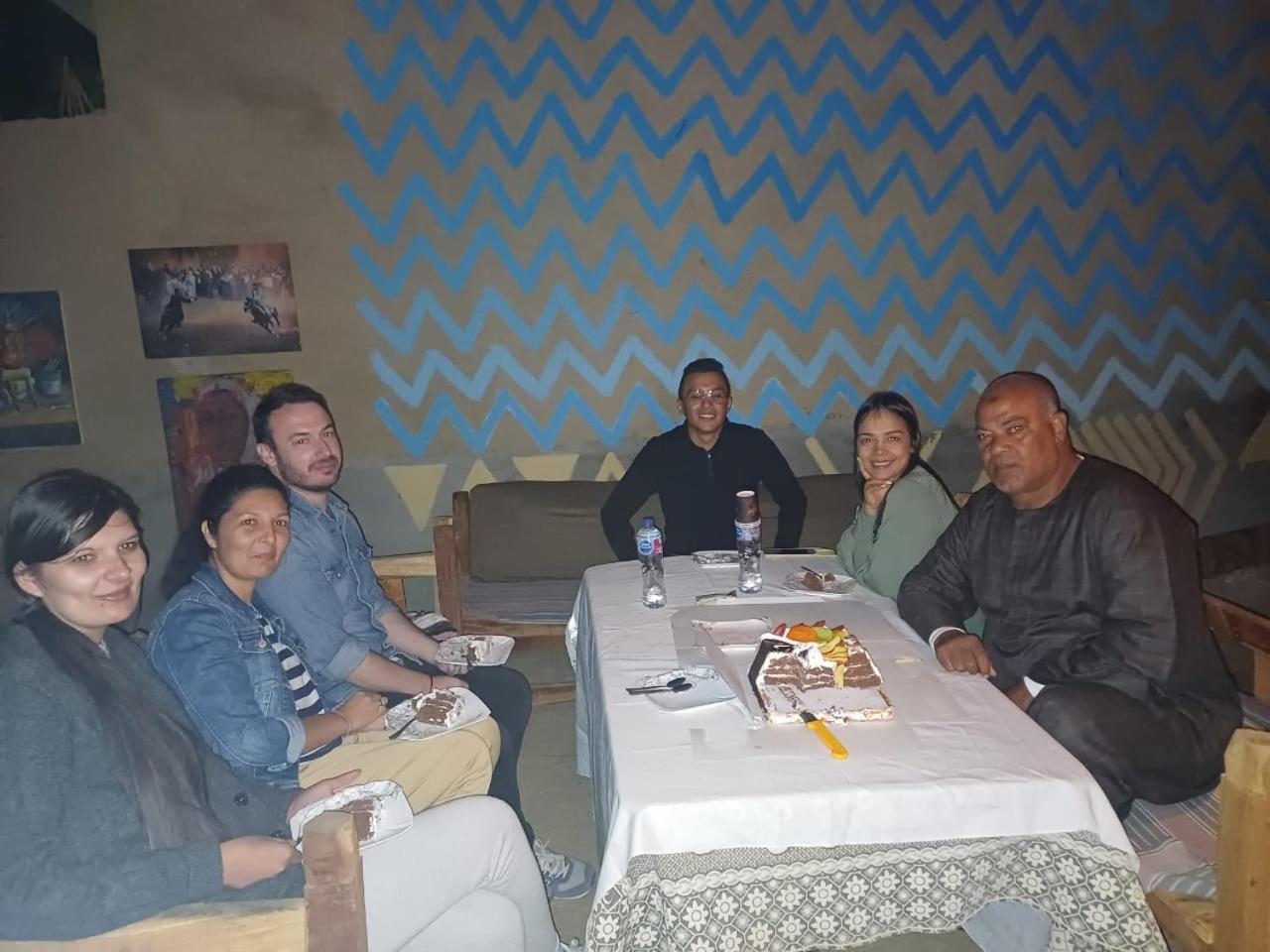 Luxor View Hostel Bagian luar foto