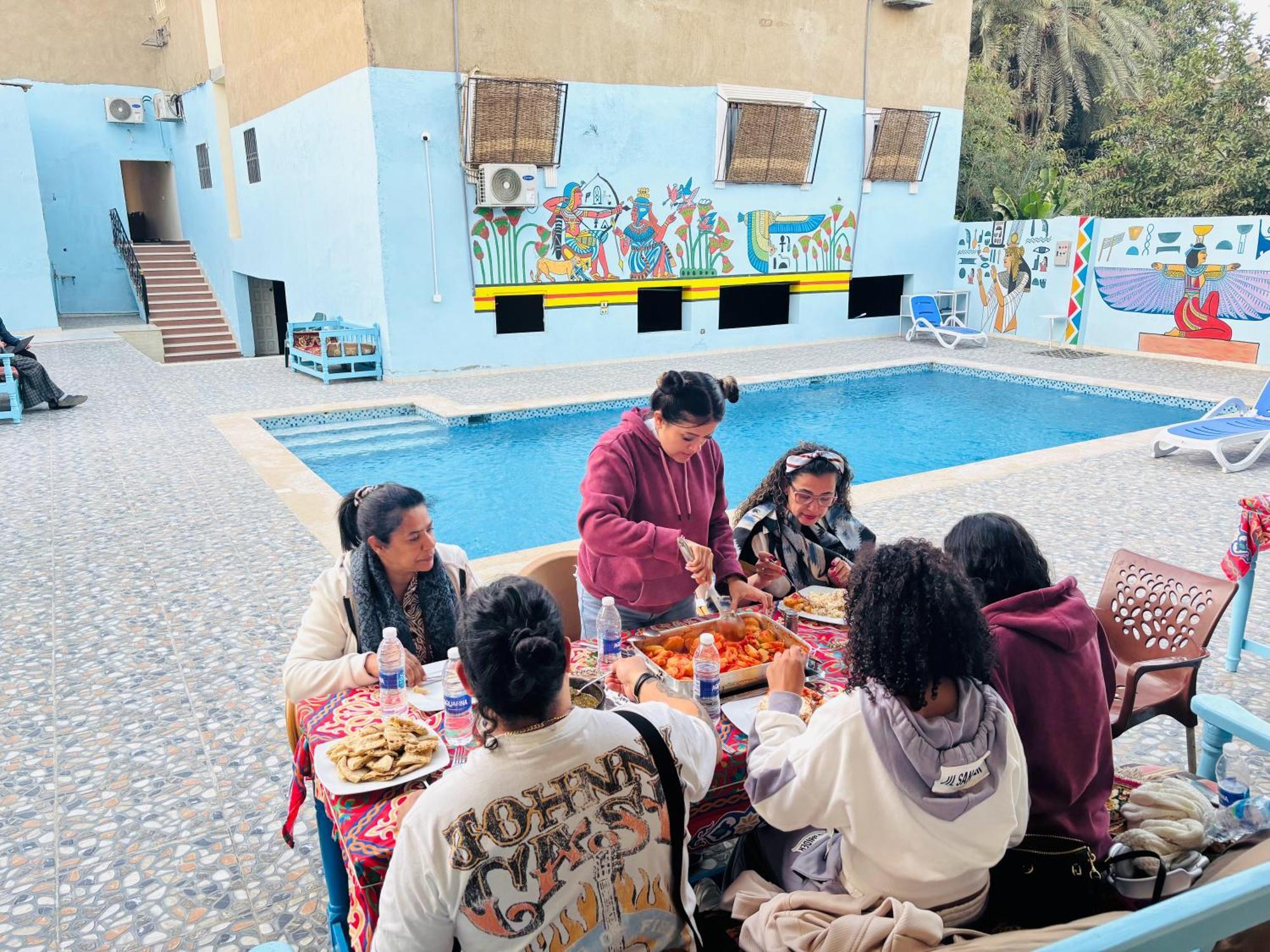 Luxor View Hostel Bagian luar foto